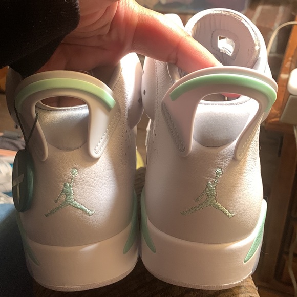 Never wore them, I’m not really a tennis shoe person! - Picture 4 of 4